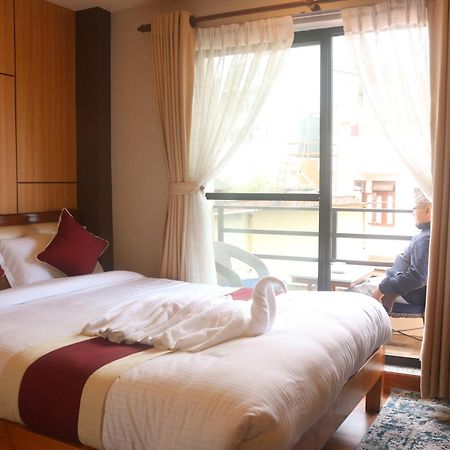 Hotel Family Ties Pvt. Ltd. กาฐมาณฑุ ภายนอก รูปภาพ