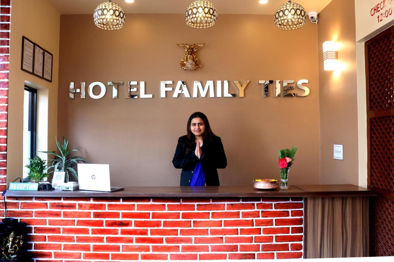 Hotel Family Ties Pvt. Ltd. กาฐมาณฑุ ภายนอก รูปภาพ